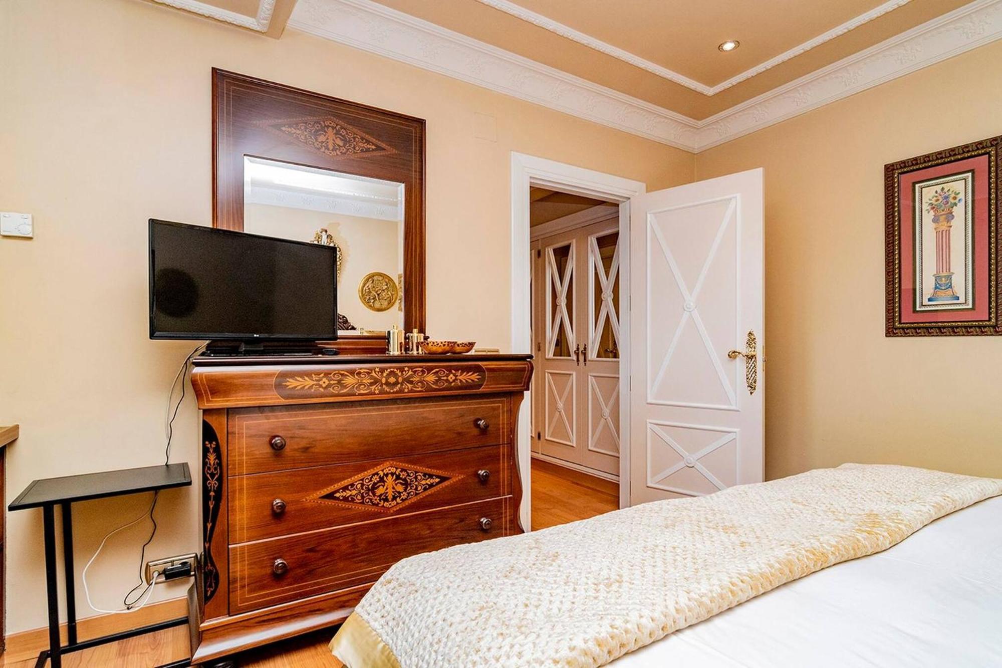 Colon Suites Madrid Exterior foto